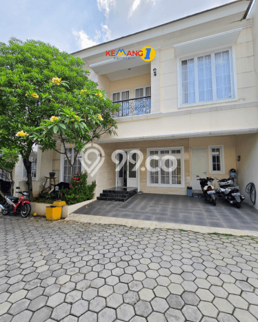 Rumah area Cinere, Dekat Tol, 3 KT, LT 90m² LB 180m² Rumah area Cinere, Dekat Tol, 3 KT, LT 90m² LB 180m²