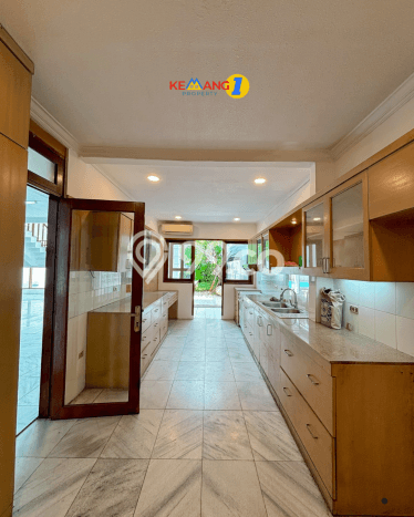 For Sale! Luxury House LT 736m2 Desain Elegan di Cipete For Sale! Luxury House LT 736m2 Desain Elegan di Cipete