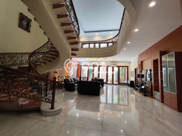 Rumah Mewah Dijual LT 540m2 di Kelapa Gading, Jakarta Utara Rumah Mewah Dijual LT 540m2 di Kelapa Gading, Jakarta Utara