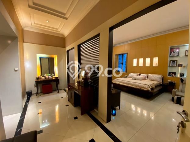 Siap Huni Hunian Elit 5 Kamar di Kelapa Gading Dekat ke Mana Pun Siap Huni Hunian Elit 5 Kamar di Kelapa Gading Dekat ke Mana Pun