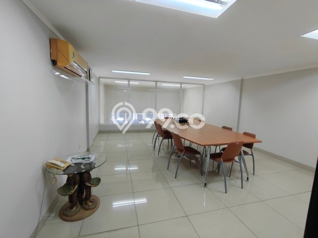 Ruko untuk disewa di Kelapa Gading punya LT 85m2 & LB 425m2 harga sewa kompetitif Ruko untuk disewa di Kelapa Gading punya LT 85m2 & LB 425m2 harga sewa kompetitif