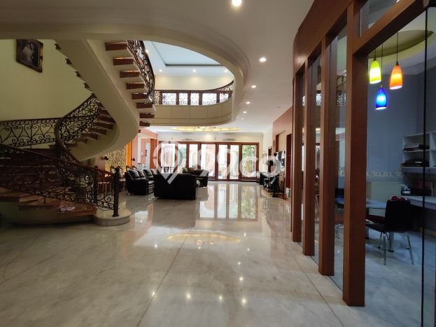 Rumah Mewah Dijual LT 540m2 di Kelapa Gading, Jakarta Utara Rumah Mewah Dijual LT 540m2 di Kelapa Gading, Jakarta Utara