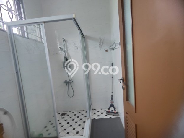 Lokasi terbaik! Rumah siap huni disewakan di Kelapa Gading LB 487m2 Lokasi terbaik! Rumah siap huni disewakan di Kelapa Gading LB 487m2