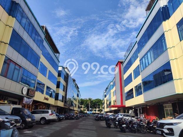 Ruko Komersial Disewakan di Kelapa Gading Jakarta Utara Luas 290m2 Ruko Komersial Disewakan di Kelapa Gading Jakarta Utara Luas 290m2