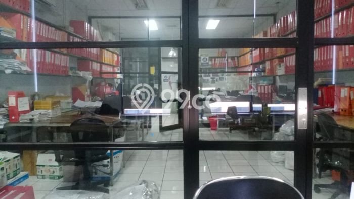 Ruko Komersial Disewakan di Kelapa Gading Jakarta Utara Luas 290m2 Ruko Komersial Disewakan di Kelapa Gading Jakarta Utara Luas 290m2
