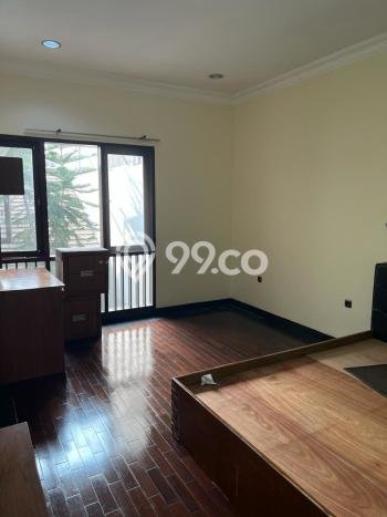Lokasi terbaik! Rumah siap pakai dikontrakkan di Kelapa Gading LB 594m2 Lokasi terbaik! Rumah siap pakai dikontrakkan di Kelapa Gading LB 594m2