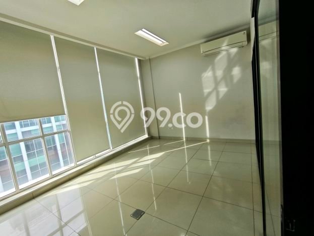 Ruko untuk disewa di Kelapa Gading punya LT 85m2 & LB 425m2 harga sewa kompetitif Ruko untuk disewa di Kelapa Gading punya LT 85m2 & LB 425m2 harga sewa kompetitif