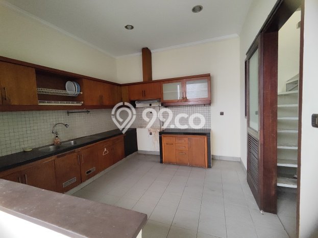 Hunian Mewah Siap Huni LT 243m2 di Kelapa Gading, Jakarta Utara Hunian Mewah Siap Huni LT 243m2 di Kelapa Gading, Jakarta Utara