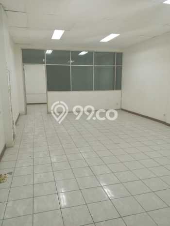 Disewakan Ruko komersial di Kelapa Gading luas bangunan 337m2 Disewakan Ruko komersial di Kelapa Gading luas bangunan 337m2