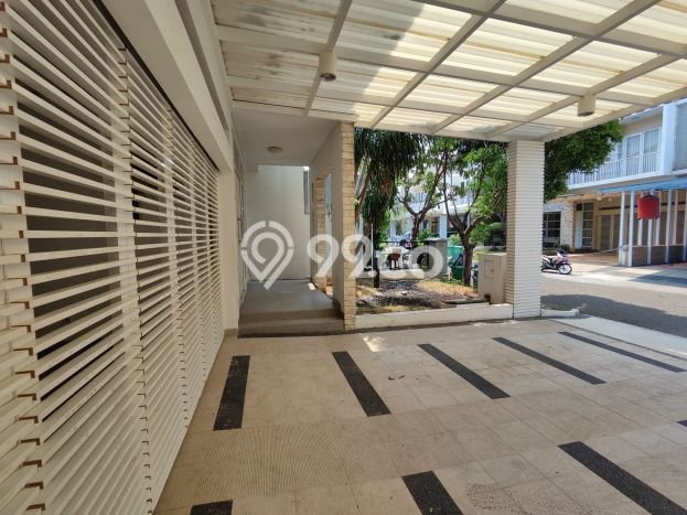 Lokasi terbaik! Rumah siap pakai disewakan di Kelapa Gading LB 257m2 Lokasi terbaik! Rumah siap pakai disewakan di Kelapa Gading LB 257m2