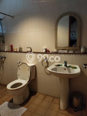 Rumah Elit Modern Tanpa Renovasi di Pulomas Jakarta Timur Rumah Elit Modern Tanpa Renovasi di Pulomas Jakarta Timur
