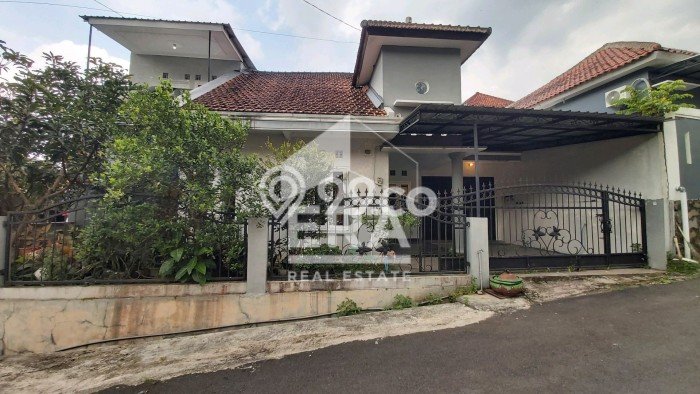 For Sale Rumah 4 Kamar Lokasi Ideal Nyaman dan Strategis di Ungaran Barat For Sale Rumah 4 Kamar Lokasi Ideal Nyaman dan Strategis di Ungaran Barat