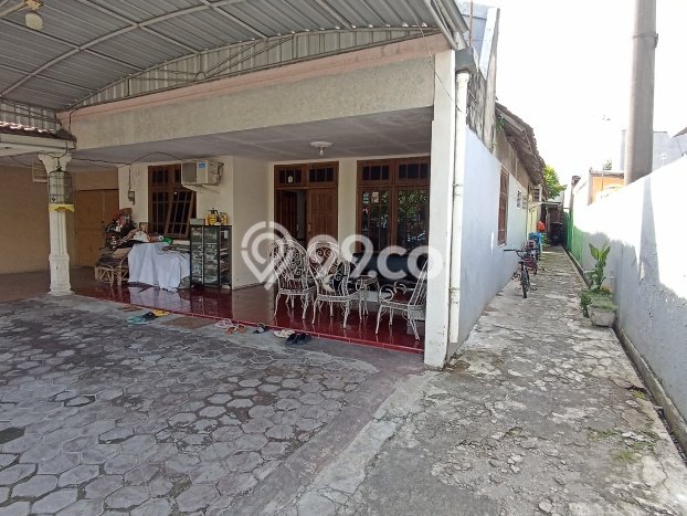 Rumah Elit Modern Tanpa Renovasi di Manyar Surabaya Rumah Elit Modern Tanpa Renovasi di Manyar Surabaya
