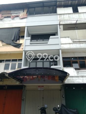 Ruko Bagus Dijual LB 210m2 Lokasi Strategis Jakarta Barat Area Cocok untuk Berbisnis Ruko Bagus Dijual LB 210m2 Lokasi Strategis Jakarta Barat Area Cocok untuk Berbisnis