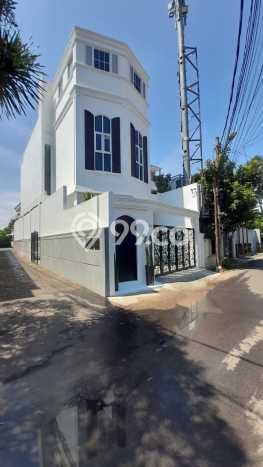 Rumah Luxury Modern Tanpa Renovasi di Kemang Jakarta Selatan Rumah Luxury Modern Tanpa Renovasi di Kemang Jakarta Selatan
