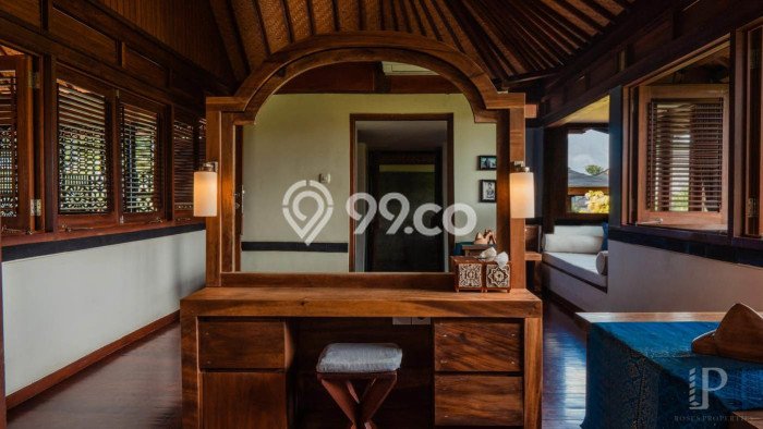 Rumah Mewah LB 400m2 Siap Pakai Desain Elegan di Umalas, Badung Rumah Mewah LB 400m2 Siap Pakai Desain Elegan di Umalas, Badung