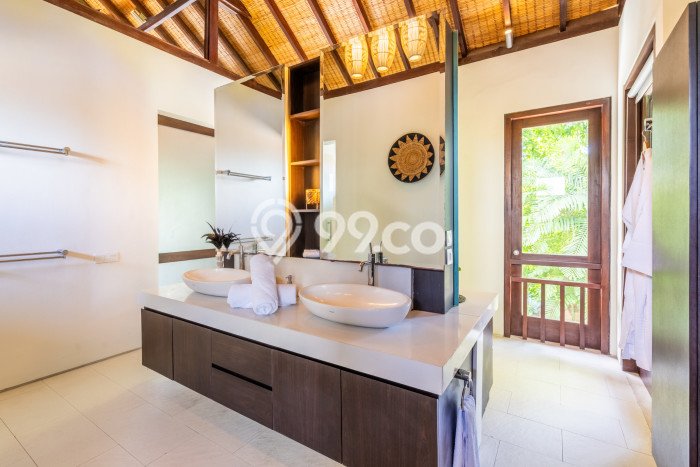 For Sale! Luxury House LT 1150m2 Desain Modern di Seminyak For Sale! Luxury House LT 1150m2 Desain Modern di Seminyak