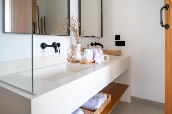 Rumah Luxury Modern Tanpa Renovasi di Pererenan Badung Rumah Luxury Modern Tanpa Renovasi di Pererenan Badung