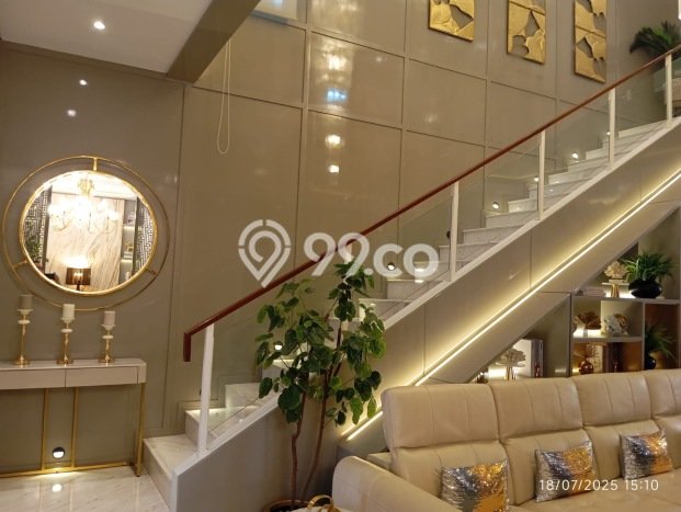 Dijual Rumah Luas Elegan Dengan View Cantik di Gading Serpong, Tangerang Dijual Rumah Luas Elegan Dengan View Cantik di Gading Serpong, Tangerang