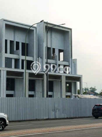 Ruko untuk Disewa di Pusat Tangerang Luas Bangunan 326m2 Ruko untuk Disewa di Pusat Tangerang Luas Bangunan 326m2