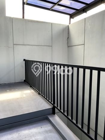 Ready to Use! Premium House LT 65m2 Desain Modern di BSD Green Wich Ready to Use! Premium House LT 65m2 Desain Modern di BSD Green Wich