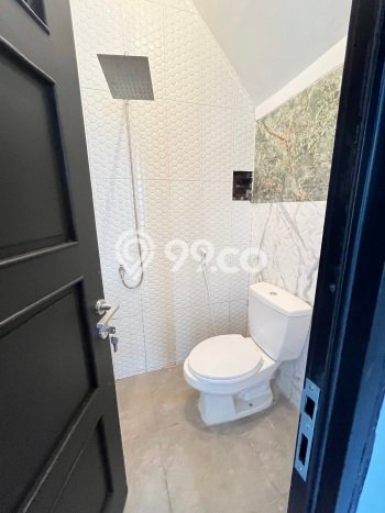 Rumah Strategis LT 133m² / LB 270m² di Pamulang, Dekat Pusat Kota, Tangerang Selatan Rumah Strategis LT 133m² / LB 270m² di Pamulang, Dekat Pusat Kota, Tangerang Selatan