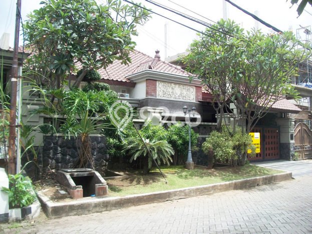 Rumah Elit Modern Tanpa Renovasi di Kutisari Surabaya Rumah Elit Modern Tanpa Renovasi di Kutisari Surabaya