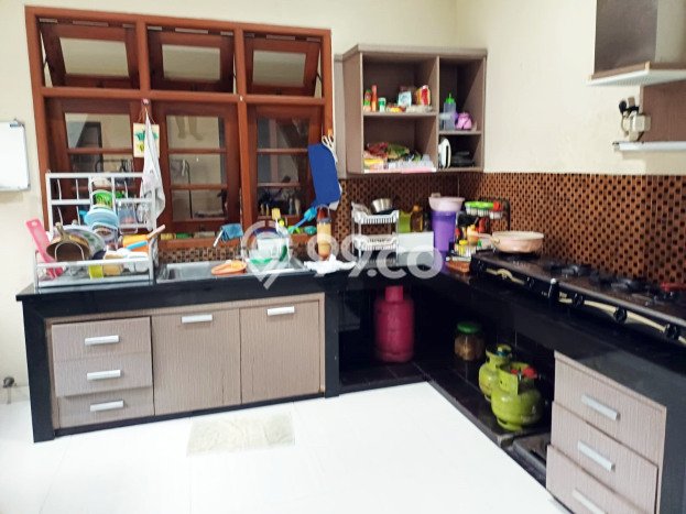 Rumah Elit Modern Tanpa Renovasi di Kutisari Surabaya Rumah Elit Modern Tanpa Renovasi di Kutisari Surabaya