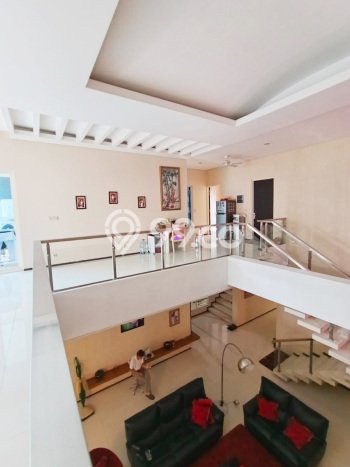 Rumah Mewah LB 584m2 Siap Huni Desain Elegan di Dharma Husada, Surabaya Rumah Mewah LB 584m2 Siap Huni Desain Elegan di Dharma Husada, Surabaya