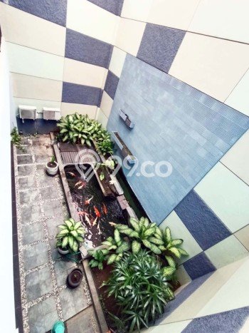 Rumah Mewah LB 584m2 Siap Huni Desain Elegan di Dharma Husada, Surabaya Rumah Mewah LB 584m2 Siap Huni Desain Elegan di Dharma Husada, Surabaya