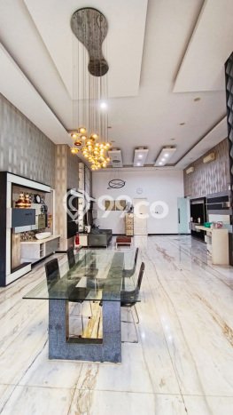 Lokasi strategis! Rumah siap huni dikontrakkan di Gayungan LB 340m2 Lokasi strategis! Rumah siap huni dikontrakkan di Gayungan LB 340m2