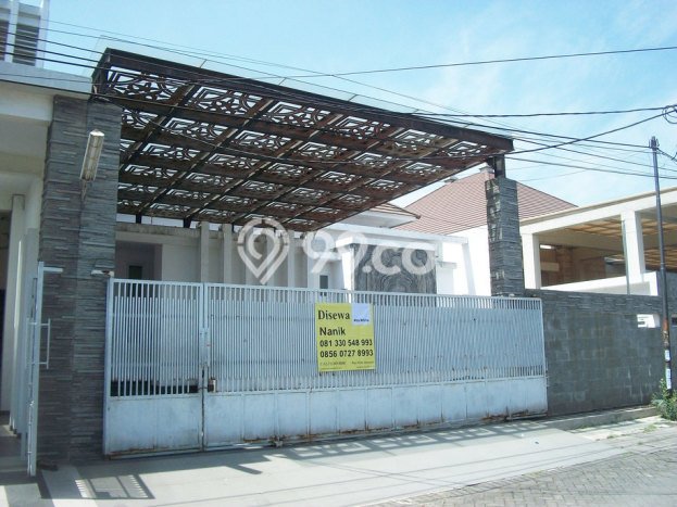 Lokasi strategis! Rumah siap huni dikontrakkan di Gayungan LB 340m2 Lokasi strategis! Rumah siap huni dikontrakkan di Gayungan LB 340m2