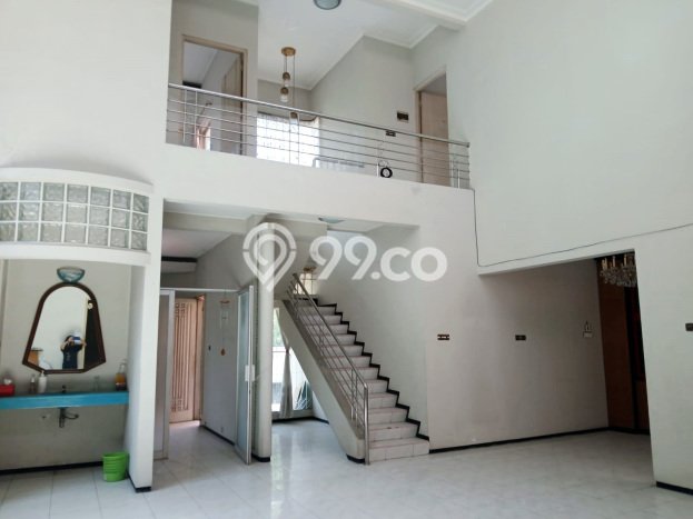 UNIT TERBATAS! Rumah di , 3 KM, Luas 350m2m² LB 400m2m² UNIT TERBATAS! Rumah di , 3 KM, Luas 350m2m² LB 400m2m²