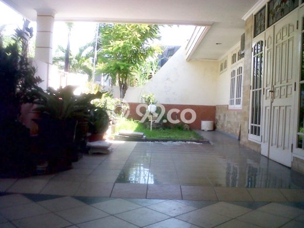 Dijual Rumah Premium dengan Fasilitas Sekitar Komplit di Rungkut, Surabaya Dijual Rumah Premium dengan Fasilitas Sekitar Komplit di Rungkut, Surabaya