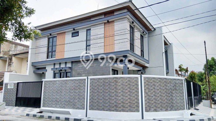 Rumah Modern Minimalis 5 KT Bisa Langsung Pindah di Rungkut Rumah Modern Minimalis 5 KT Bisa Langsung Pindah di Rungkut