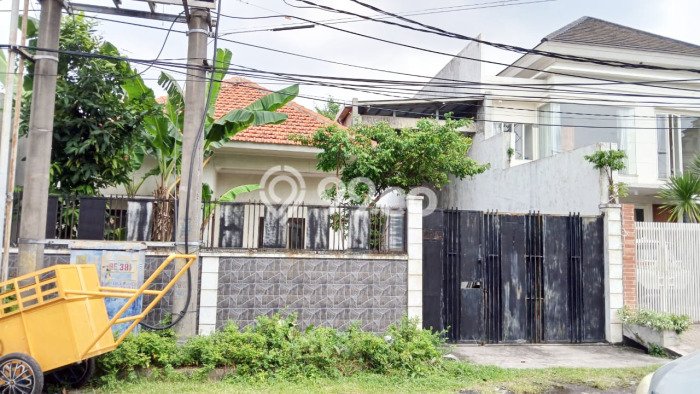 For Sale! Luxury House LT 323m2 Desain Elegan di Kendangsari For Sale! Luxury House LT 323m2 Desain Elegan di Kendangsari
