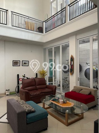 Jual Rumah Bagus Siap Huni LB 350m2 di Serpong, Tangerang Selatan Jual Rumah Bagus Siap Huni LB 350m2 di Serpong, Tangerang Selatan