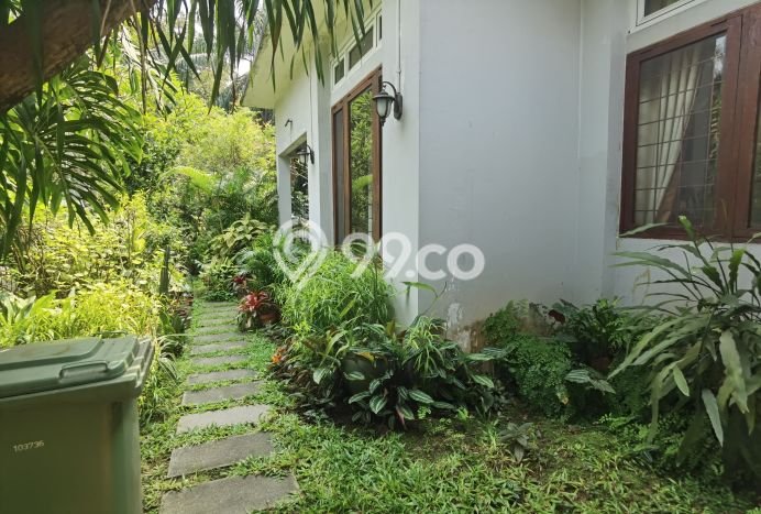 Hunian Elit LB 180m2 Siap Pakai Desain Elegan di Bintaro, Tangerang Selatan Hunian Elit LB 180m2 Siap Pakai Desain Elegan di Bintaro, Tangerang Selatan