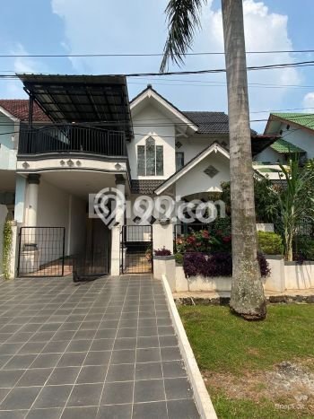 Ready to Use! Luxury House LT 252m2 Desain Modern di Kemang Pratama Ready to Use! Luxury House LT 252m2 Desain Modern di Kemang Pratama