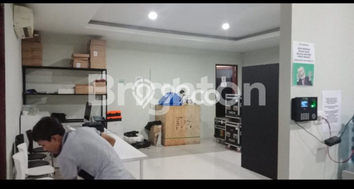 Area Ramai! Gudang Dijual di Duren Sawit untuk Bisnis Luas Bangunan 1200m2 Area Ramai! Gudang Dijual di Duren Sawit untuk Bisnis Luas Bangunan 1200m2