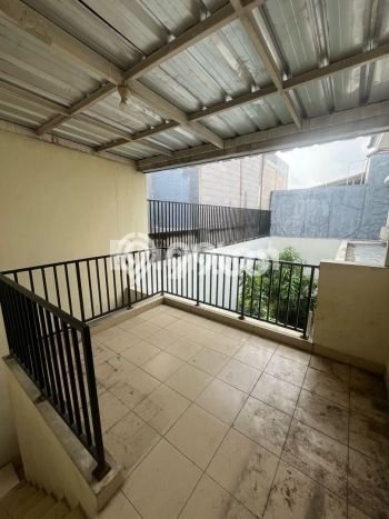 Jarang Ada! Rumah Sewa 4 Kamar Bagus Siap Huni Harapan Indah Jarang Ada! Rumah Sewa 4 Kamar Bagus Siap Huni Harapan Indah