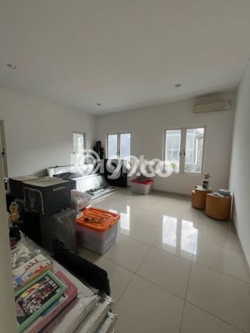 Rumah Luxury Modern Tanpa Renovasi di Harapan Indah Bekasi Rumah Luxury Modern Tanpa Renovasi di Harapan Indah Bekasi