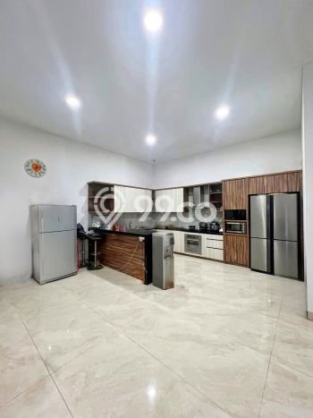Rumah Elit Modern Siap Huni di Taman Surya Jakarta Barat Rumah Elit Modern Siap Huni di Taman Surya Jakarta Barat