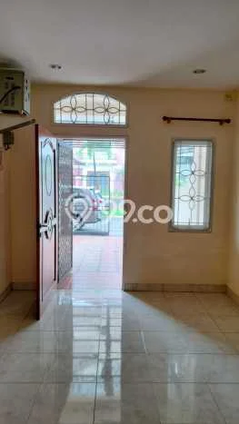 Rumah kawasan , Dekat Pusat Kota, 4 KT, Luas 115m2m² Bangunan 200m2m² Rumah kawasan , Dekat Pusat Kota, 4 KT, Luas 115m2m² Bangunan 200m2m²