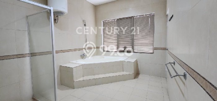 Lokasi strategis! Rumah siap pakai dikontrakkan di Lippo Cikarang LB 240m2 Lokasi strategis! Rumah siap pakai dikontrakkan di Lippo Cikarang LB 240m2