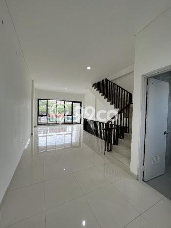 Area Ramai! Ruko Dijual di BSD untuk Bisnis Luas Bangunan 120m2 Area Ramai! Ruko Dijual di BSD untuk Bisnis Luas Bangunan 120m2