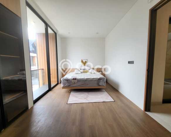 Rumah Luxury di Bandung Strategis Kondisi Baik Rumah Luxury di Bandung Strategis Kondisi Baik