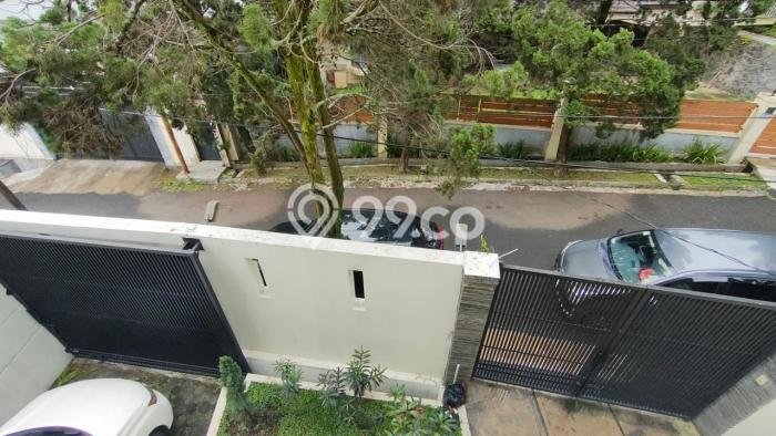 Rumah Luxury Modern Tanpa Renovasi di Setiabudi Bandung Rumah Luxury Modern Tanpa Renovasi di Setiabudi Bandung