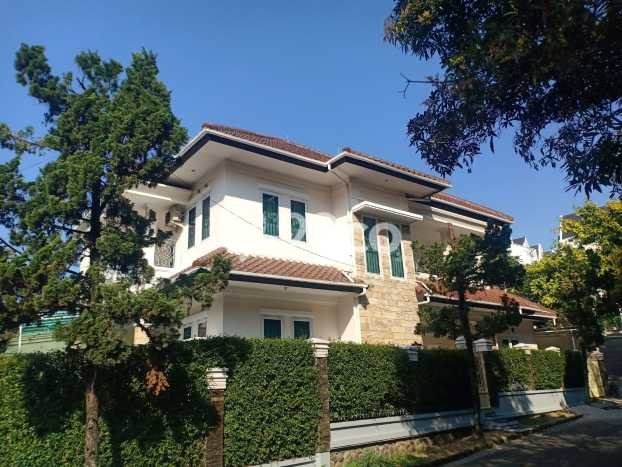Rumah Luxury Modern Tanpa Renovasi di Setra Duta Bandung Rumah Luxury Modern Tanpa Renovasi di Setra Duta Bandung