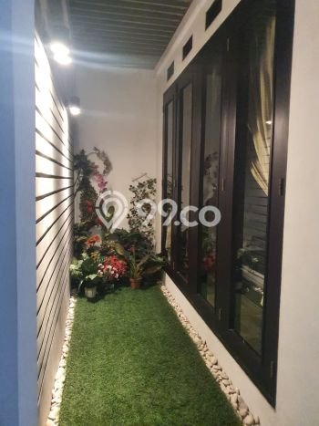 Rumah Elit Modern Tanpa Renovasi di Singgasana Bandung Rumah Elit Modern Tanpa Renovasi di Singgasana Bandung